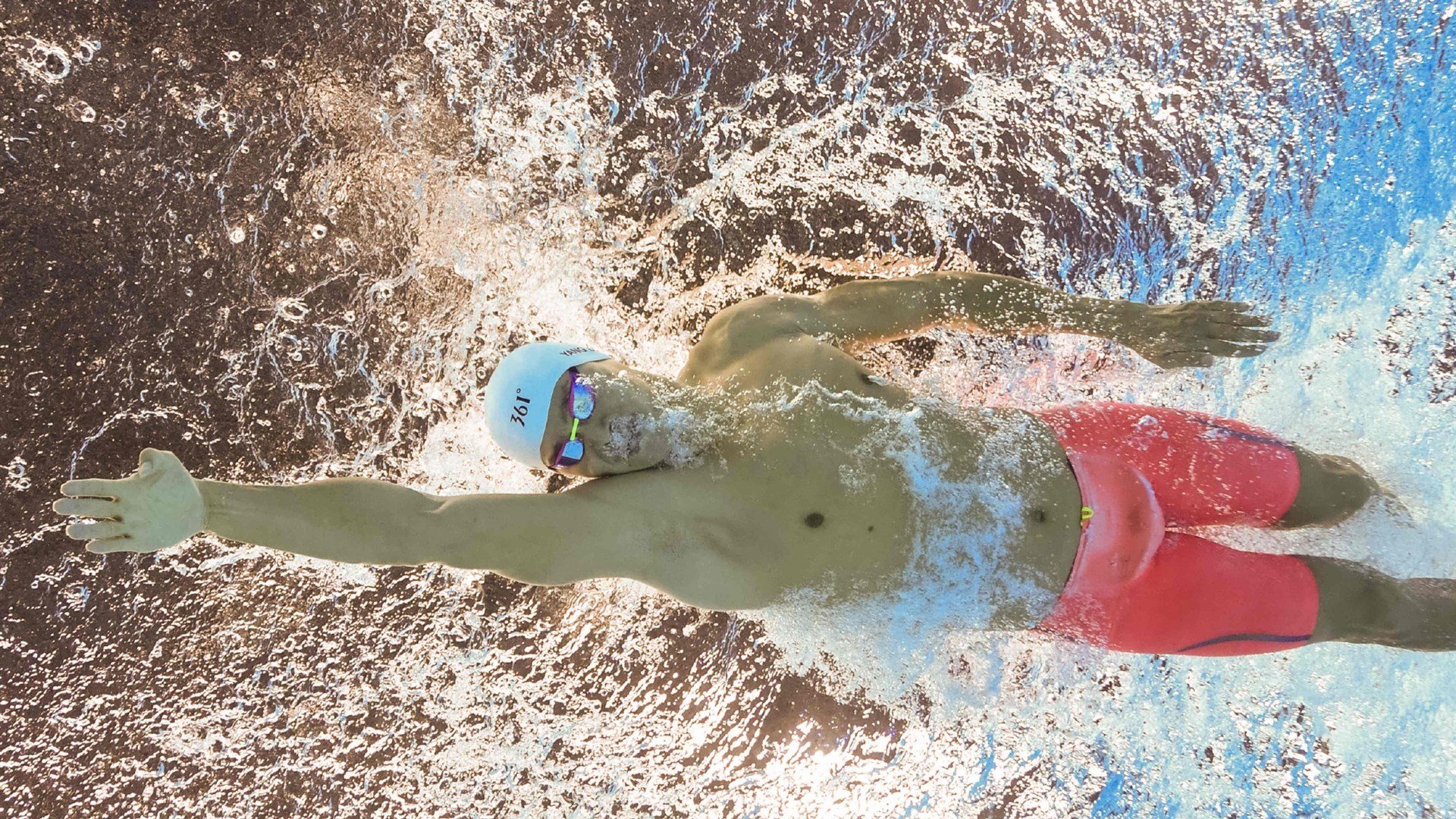 拼搏不息中国篮球不断前行，篮球拼搏精神